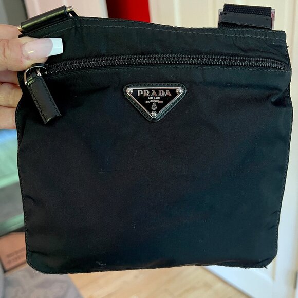 Authentic Prada Tessuto Nylon Crossbody Handbag EUC - Picture 3 of 12